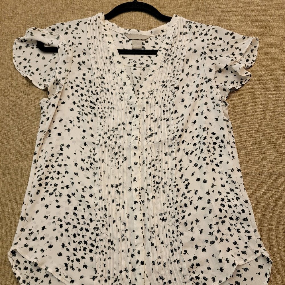 Lot of 3 Black and White Buisness or Dress Casual Blouse/Button Up Tops